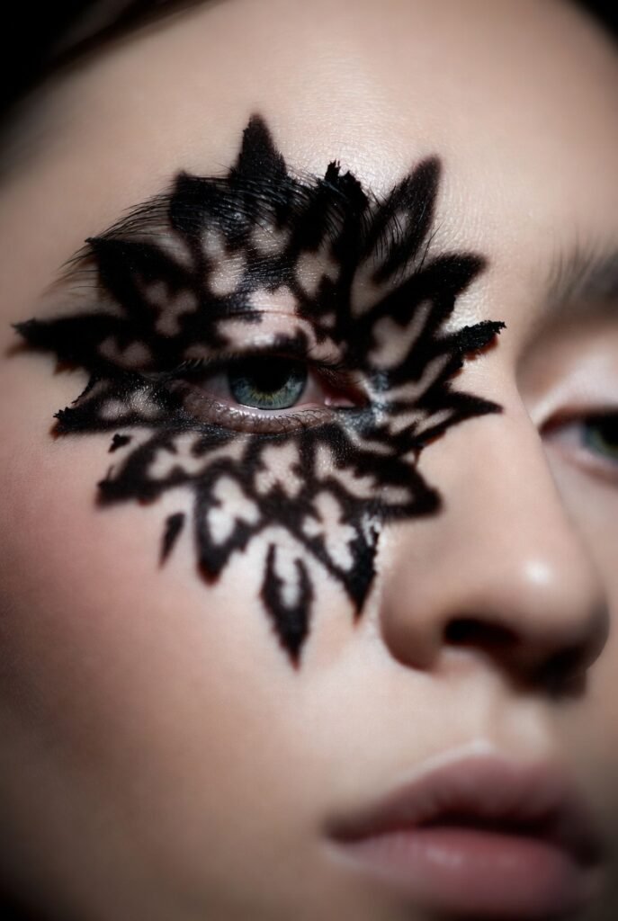 12. Torn Lace Shadow Pattern