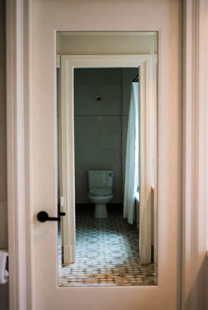 Part 3: Space-Saving Bathroom Mirrors (Small Bathrooms)