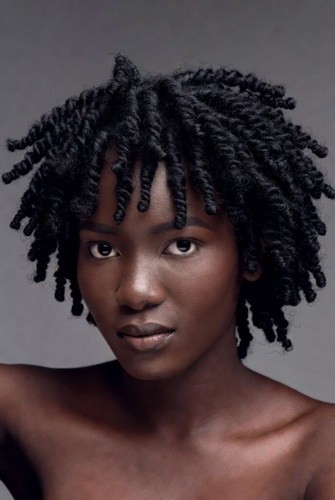 Bantu Knot-Out with Defined Edges
