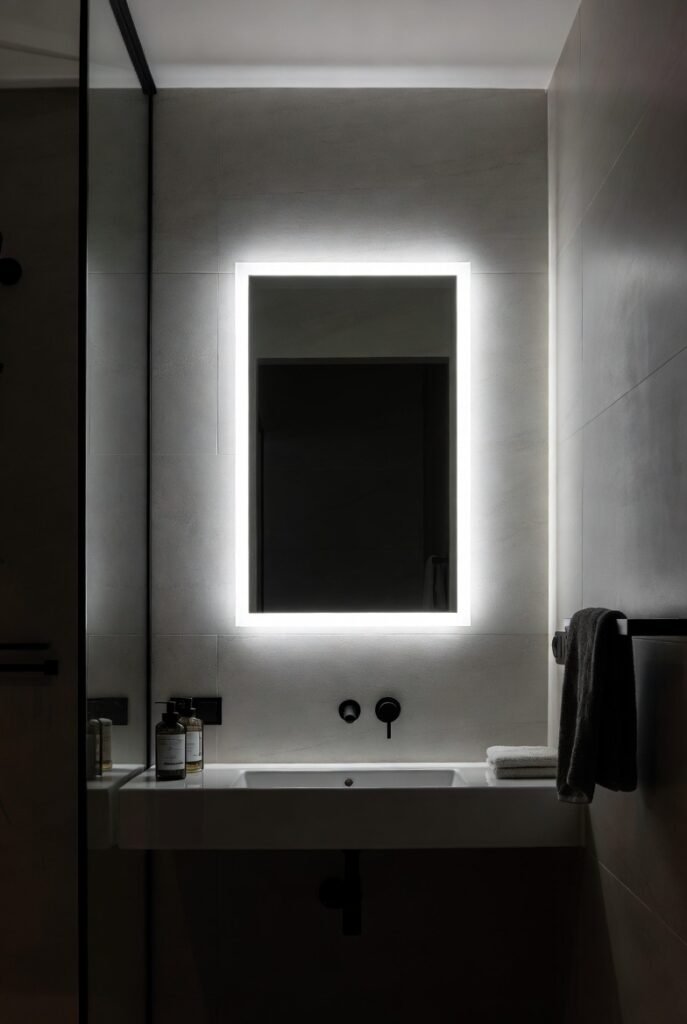 6. The Hollywood Style Bulb Mirror