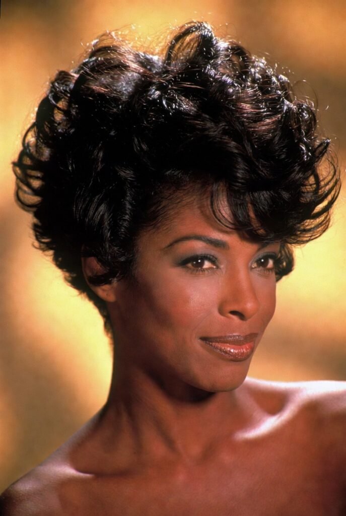 22. The “Living Single” Bixie (Voluminous Side Sweep)