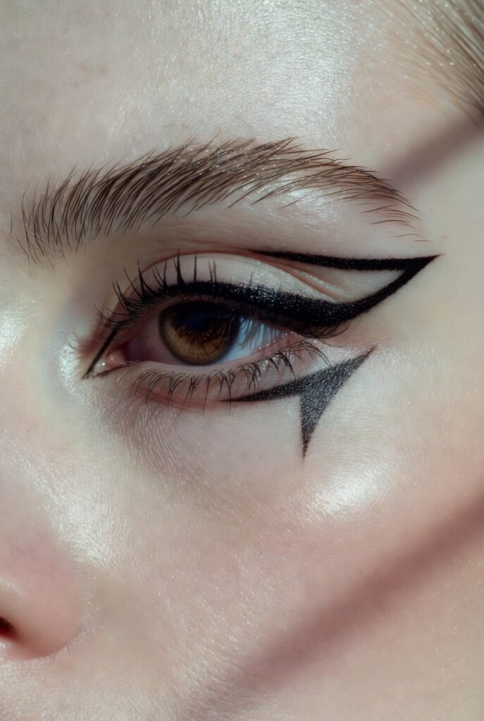 2. Double-Winged Eyeliner: Edgy, Artistic, and Fun