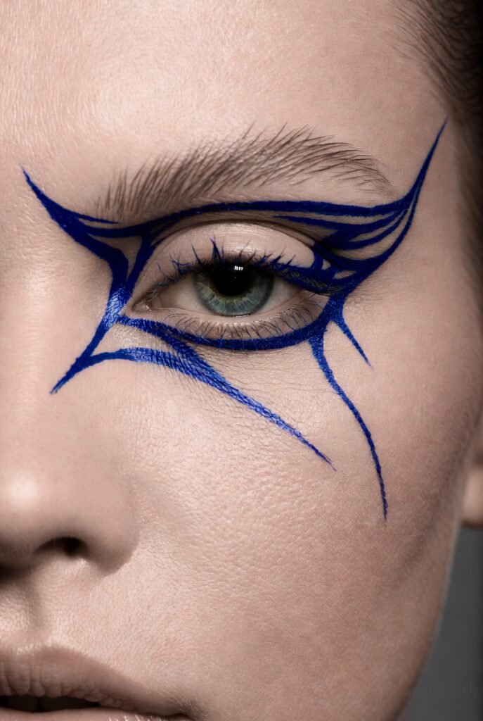 Midnight Blue Graphic Liner