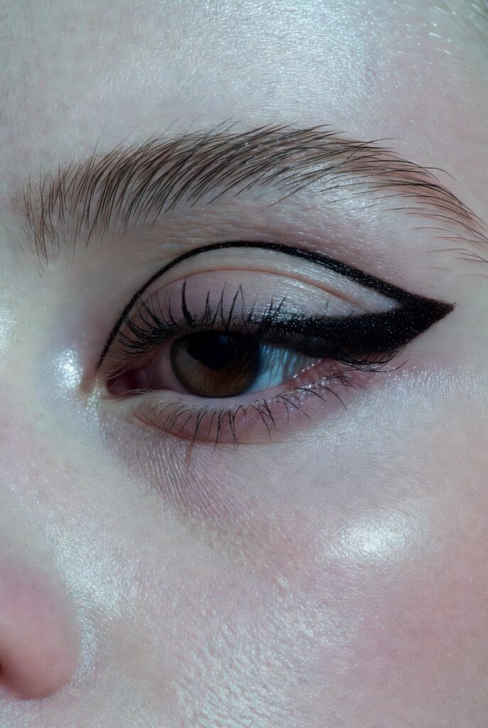 7. Puppy Eyeliner: Sweet, Downturned, and Youthful