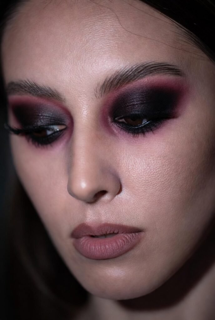 8. Burgundy Halo Eye with Inner Corner Pop