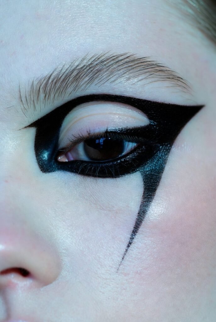 5. Negative Space Eyeliner: Modern, Graphic, and Bold