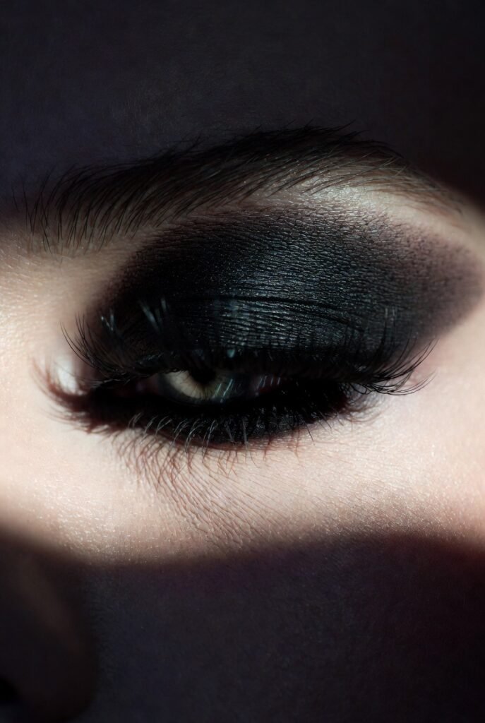 Matte Black Smokey Eye for Ultimate Drama